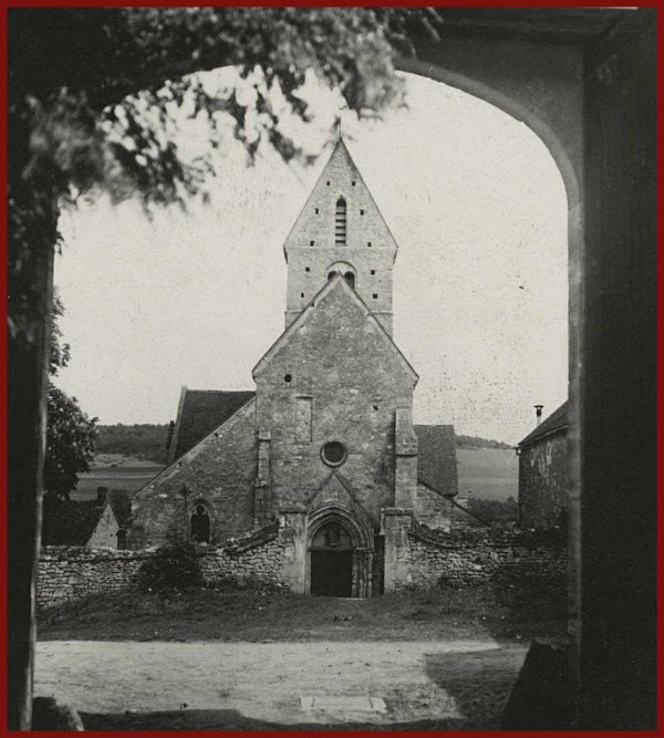 L'abbé AUBERT, curé d'Arcis-le-Ponsart : l'église d'Arcis